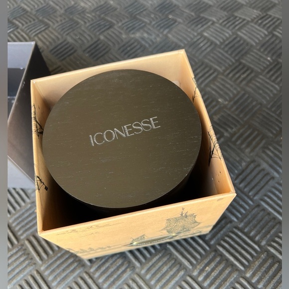 NIB - Iconesse Premium Scented Candle - Sailing Vessels - MSRP $70 - Picture 3 of 5